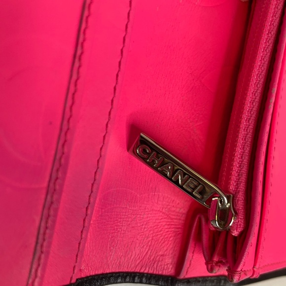 Authentic CHANEL Cambon Bi-Fold Leather Wallet - Black and Pink - Picture 10 of 13